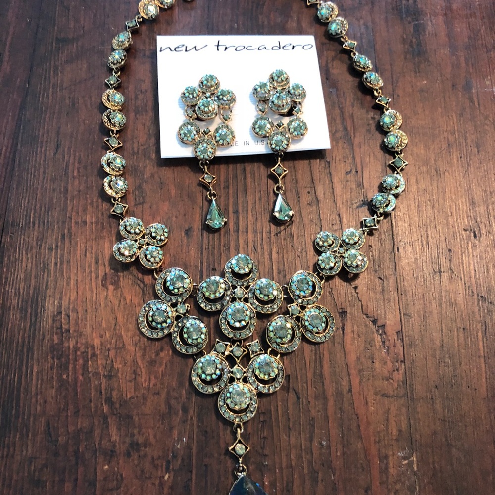 Statement necklace & earrings in peridot crystal - Picture 1 of 7